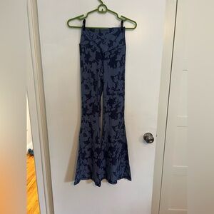 Aerie Blue Floral Flare Yoga Pants